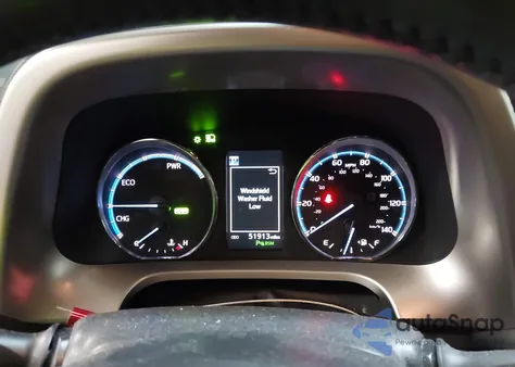 2018 Toyota Rav4 Hybrid Xle z USA, uszkodzony, nr VIN JTMRJREV3JD196636